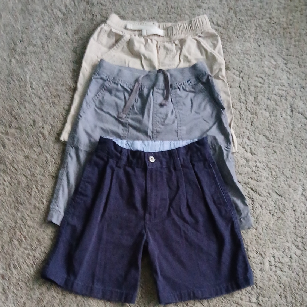Lot Of 3 Pairs Of Boy's Shorts, Sz 7 In Beige Gray And Navy